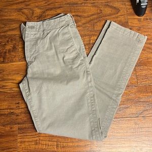 MENS AMERICAN EAGLE NEXT LEVEL FLEX SLIM LIGHT GRAY CHINO PANTS